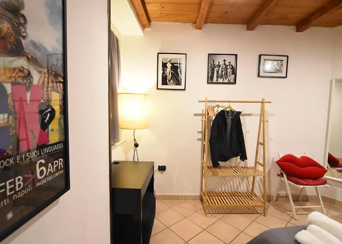 Naplessence Guest House